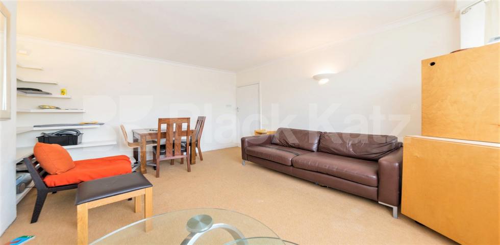 Modern and Central Apartment Connell Crescent , Park Royal